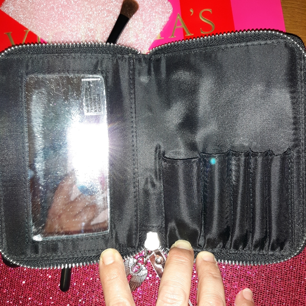 Vintage VS Purse/Tote Makeup 5 piece brush set - Picture 7 of 7